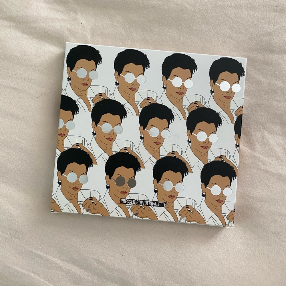 Kylie Jenner pressed power palette